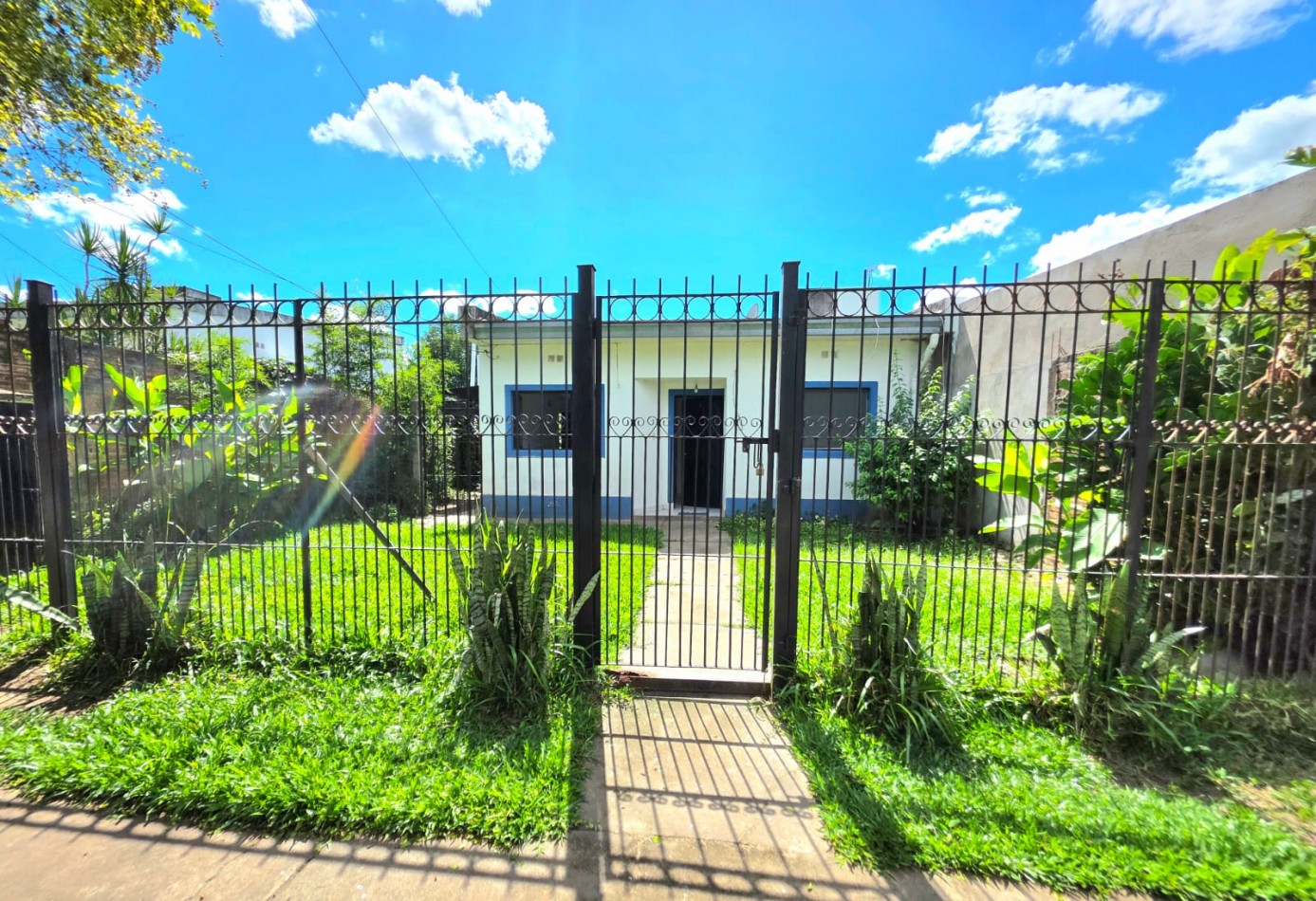 B° Los Psicologos Villa Carmela- Casa de 2D + Fondo + Cochera