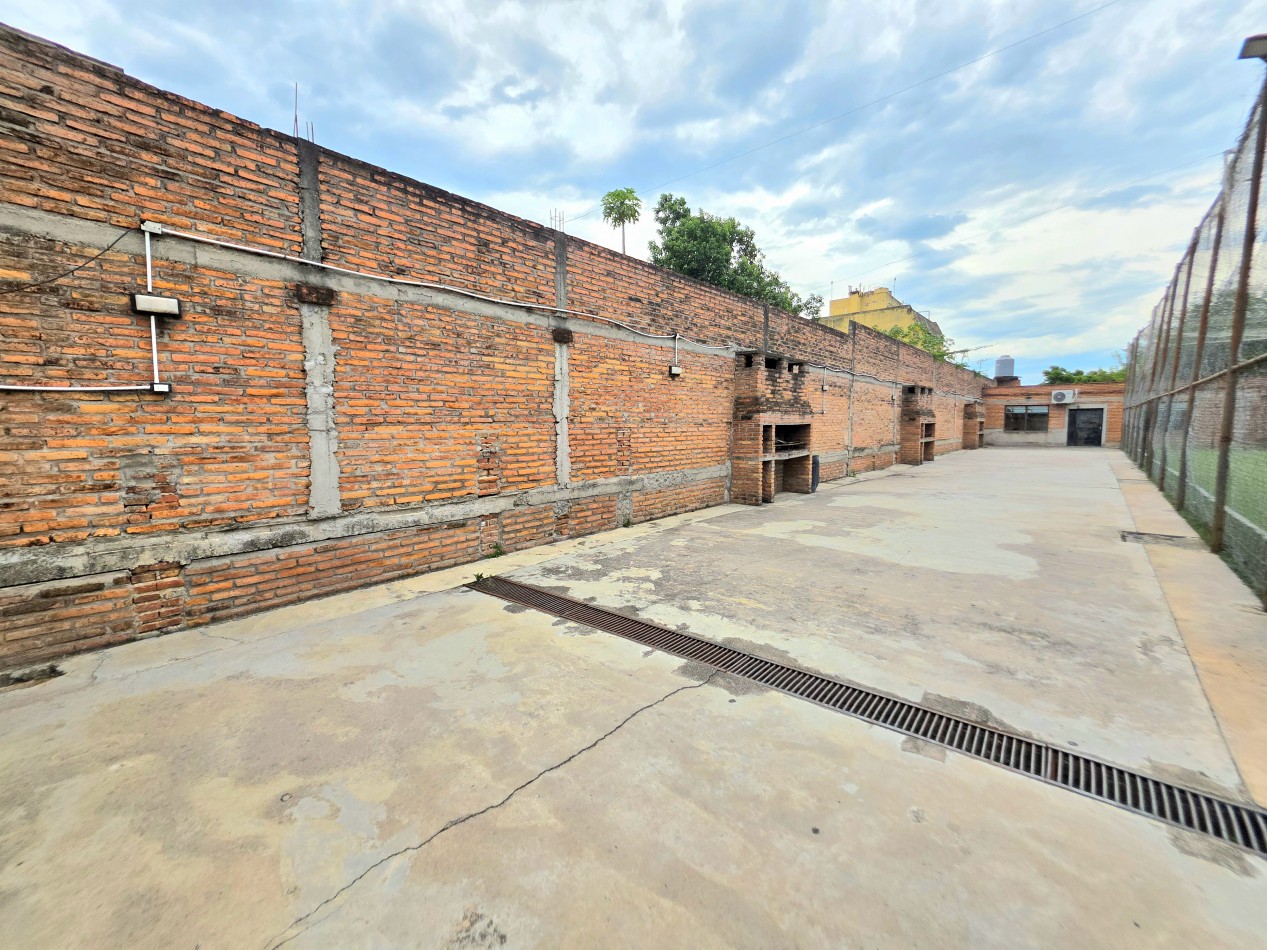 Alquiler!!! Galpon Esquina Congreso al 1000 - 1400 m2 Cubiertos y 1500 m2 Descubiertos  Esquina 