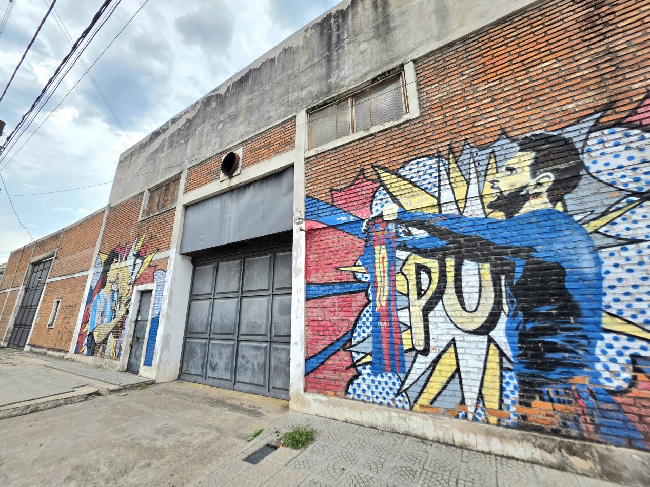 Alquiler!!! Galpon Esquina Congreso al 1000 - 1400 m2 Cubiertos y 1500 m2 Descubiertos  Esquina 