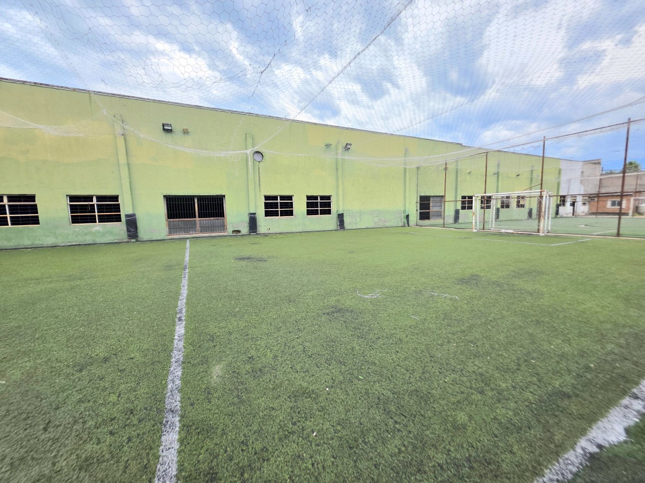 Alquiler!!! Galpon Esquina Congreso al 1000 - 1400 m2 Cubiertos y 1500 m2 Descubiertos  Esquina 