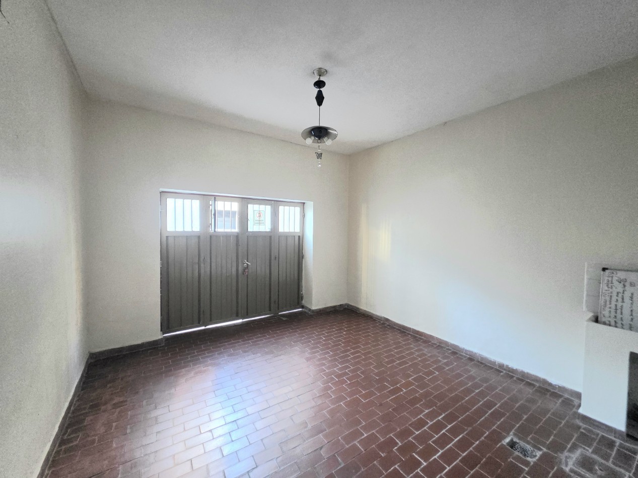 C/ Chacabuco 483- Casa de 3D + Fondo + Patio Ideal Comercio/ Casa