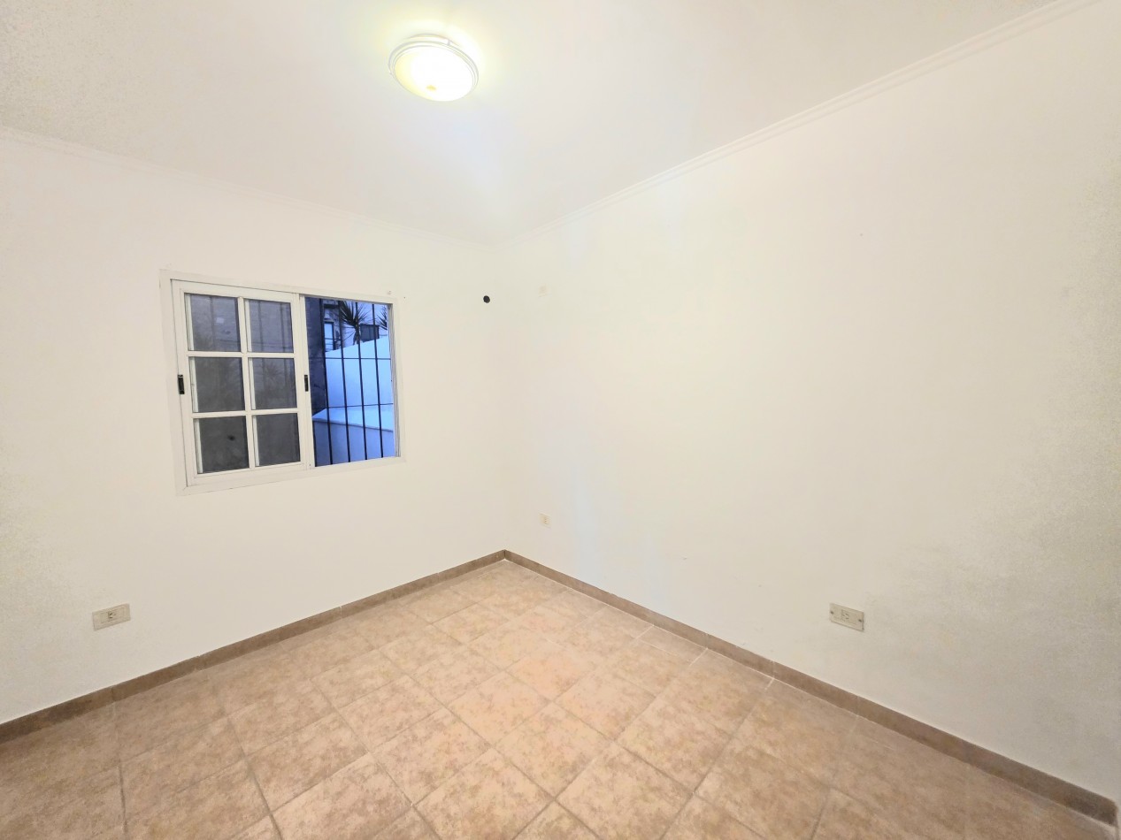 B° Sur Las Piedras 112 Duplex de 2D +Jardin + Cochera 
