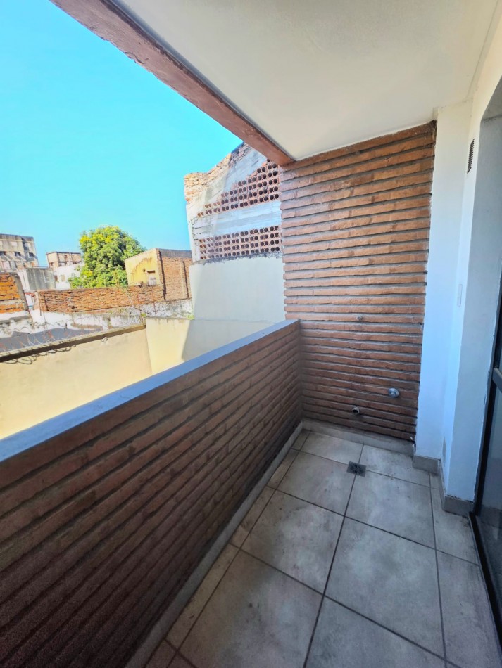 B° Ciudadela- c/Miguel Lillo 590 / Depto. 2D c/ Balcon