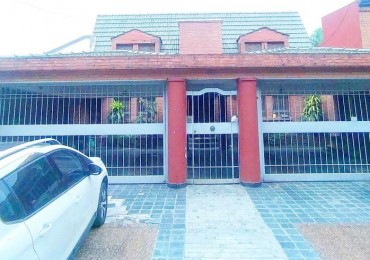 San Lorenzo 4400 - Beverly Hills - Casa de 4D + Cochera + Fondo c/ Pileta