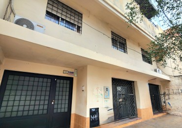 Entre Rios al 300- Dos Locales + Casa de 3D c/ Cochera 