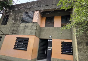 C/ Colombia 249 - Planta Baja c/ doble Patio de 1 Dormitorio c/ Escrituras 